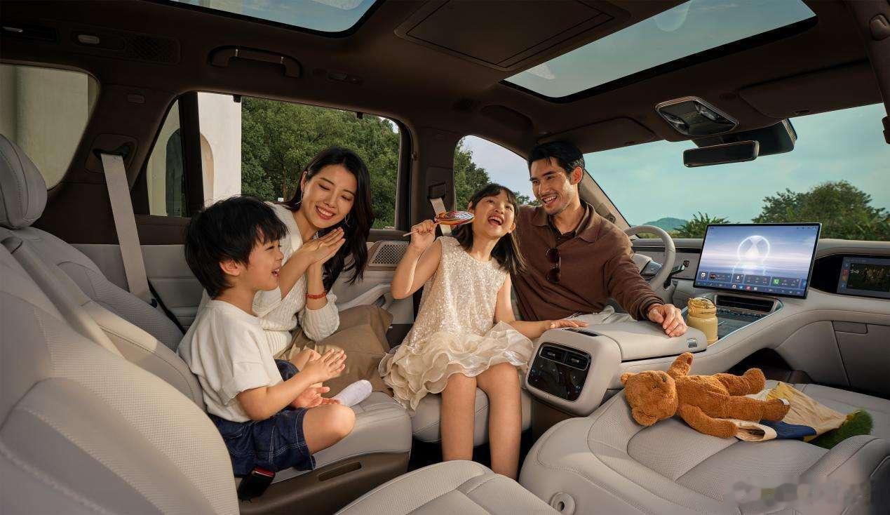 作为常年关注家用车的博主，最近被后台问得最多的就是 “30 万级六座 SUV 怎