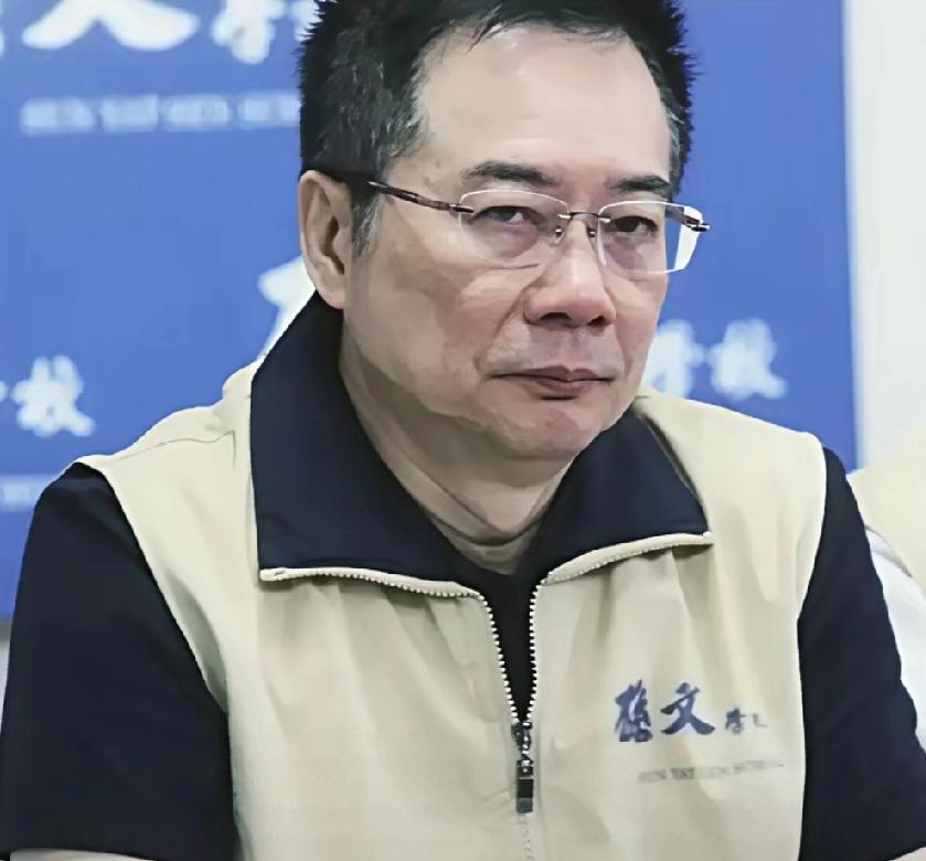 服刑中的蔡正元失去了往日那阳光灿烂的笑容，失去了针砭时事，挥洒大度的言论风采。