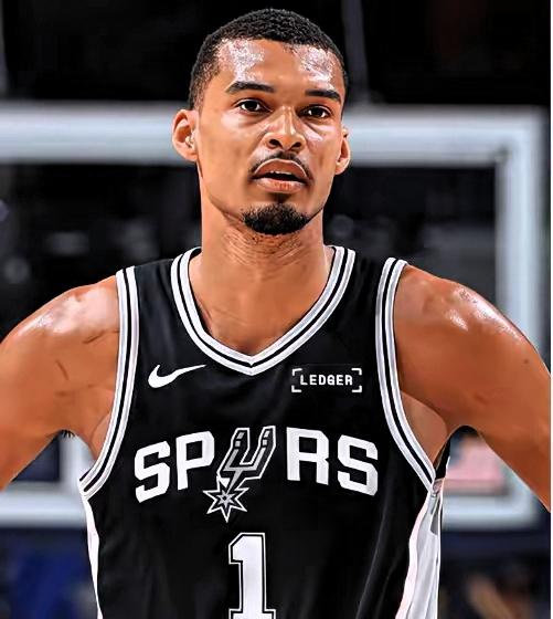 虽然已经过去快10年了，但雷霆对阵马刺 一直是NBA 绕不开的核心话题，如今在西