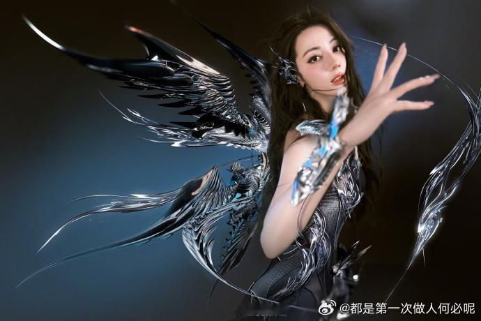 太萌了！热巴问今晚可以成团吗 呆萌发问超圈粉，热巴屏幕前的家人们 互动超暖心，现