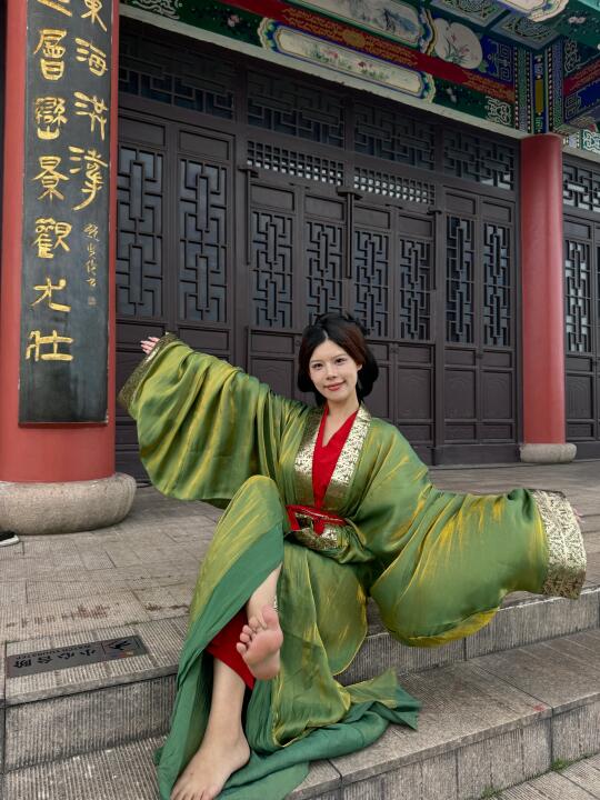 冬天的惊艳是战国袍给的 君向潇湘我向秦 穿越千年的美 关关雎鸠在河之洲 古风约拍