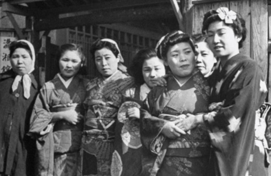 1945年，日本将20万日本慰安妇遗弃在东北，后来至少有11万人嫁给了当地老百姓