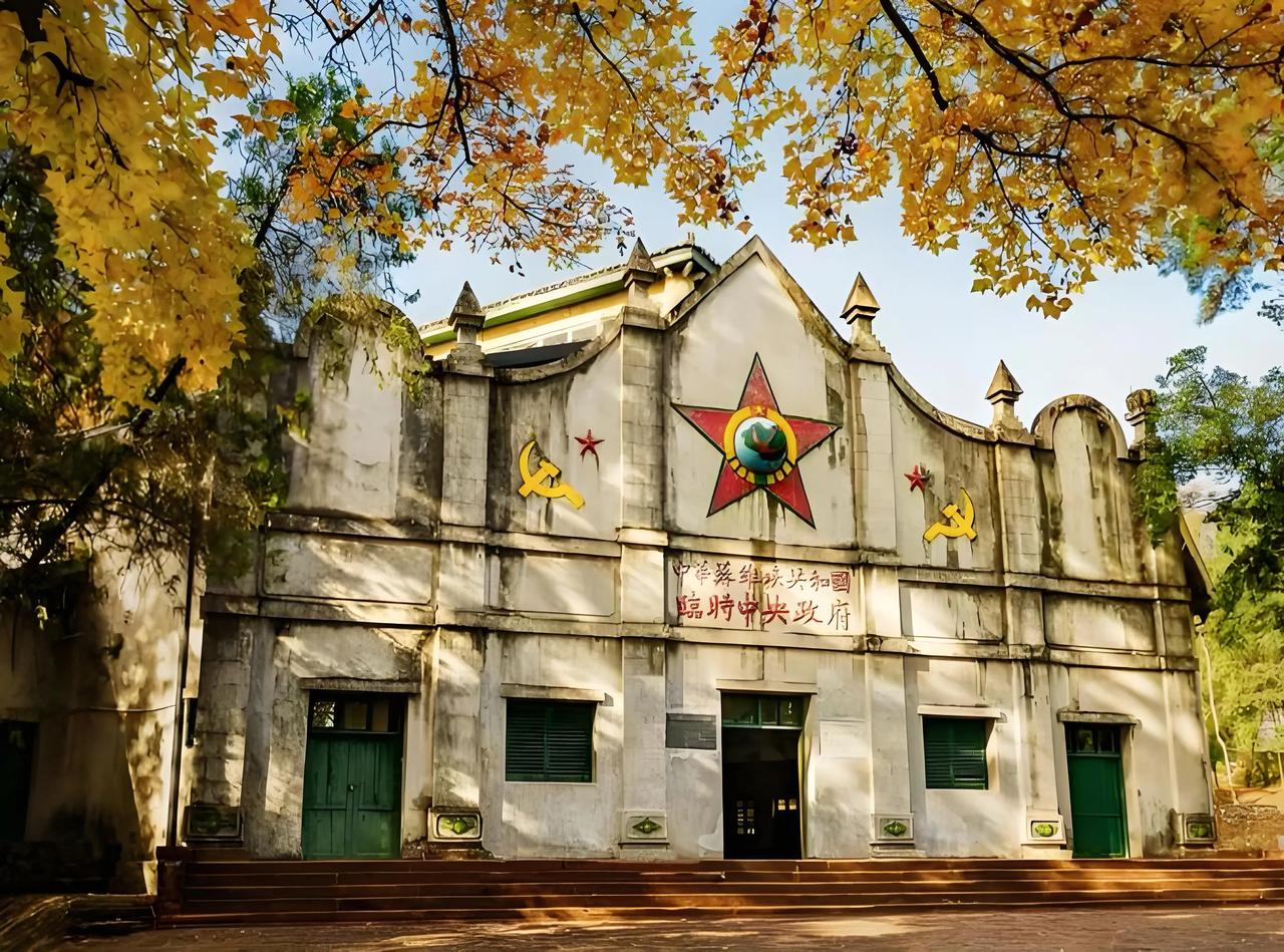 红土铸规，最早的反腐法令

在江西瑞金中央革命根据地纪念馆里，静静陈列着一份意义