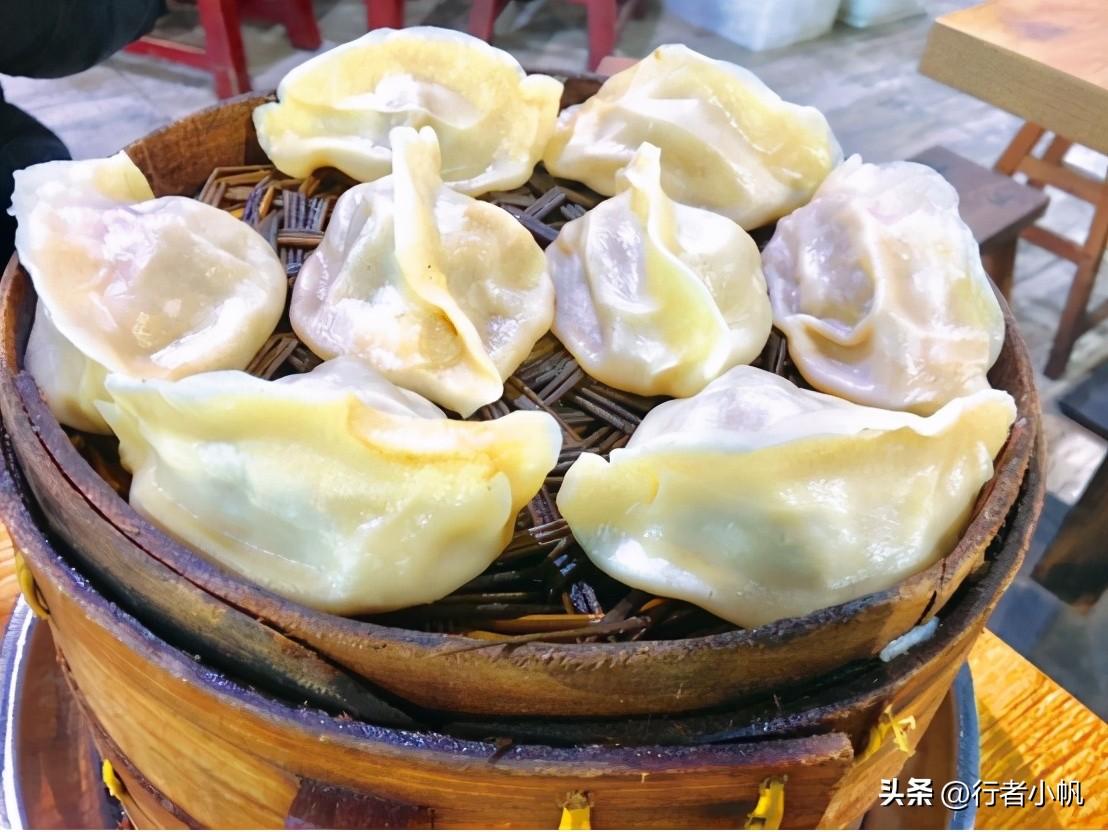 1982年离开保定后再没吃过“白运章”包子，直到2000年再回乡省亲，才在奇芳阁