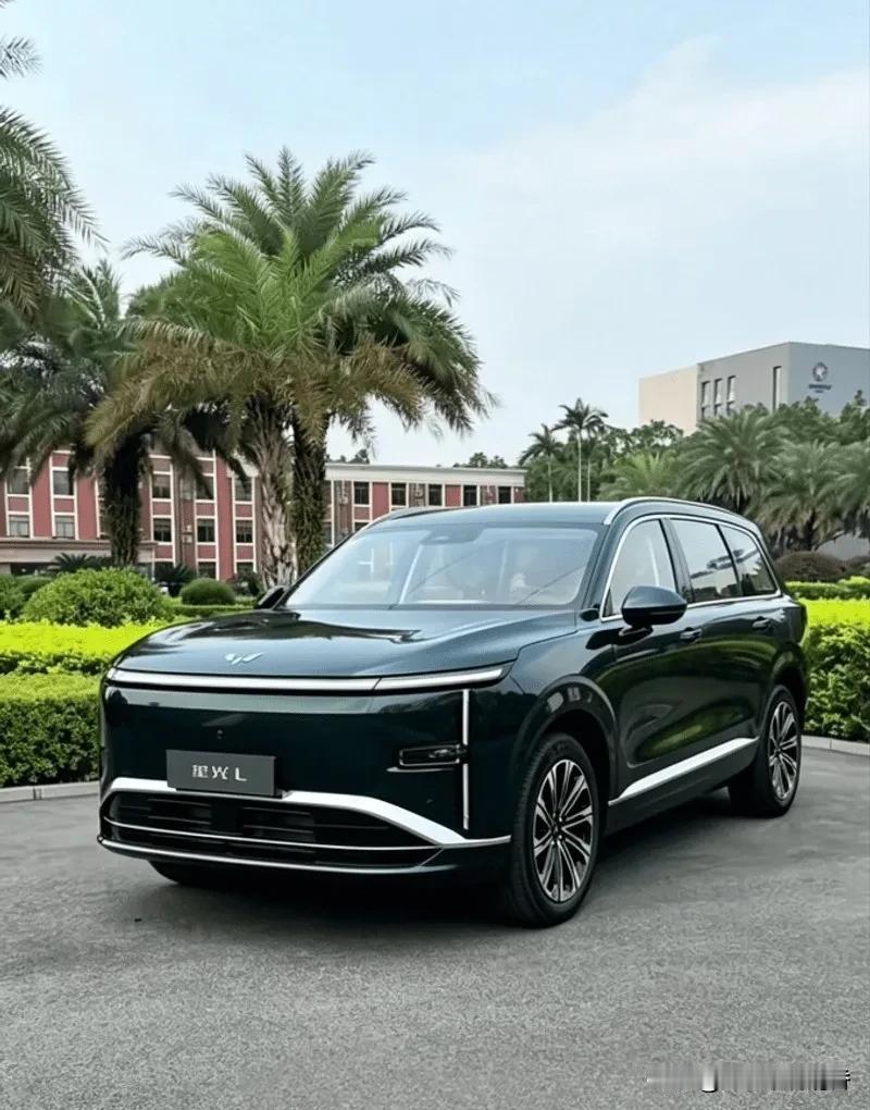 父亲开了大半辈子车，传给我的5条开车经验：
 
1. 高速尽量关好车窗，减少风噪
