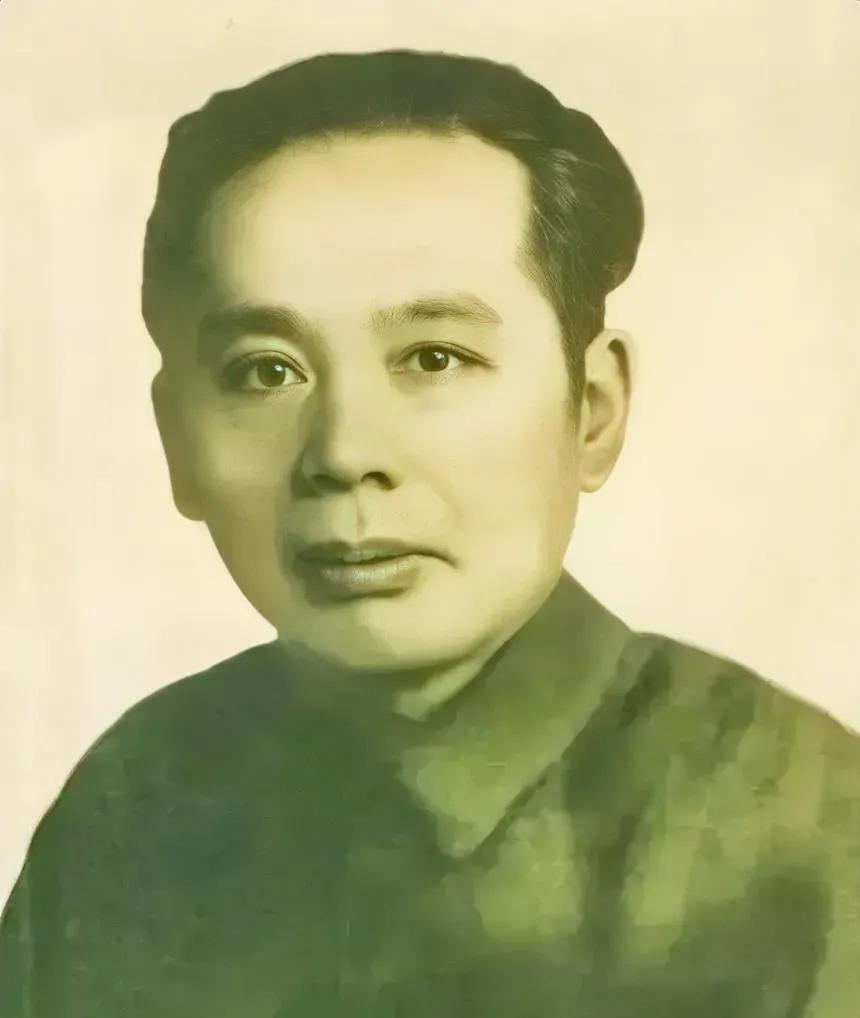 1930年，张学良派兵拦住张恨水，"请"他去沈阳一叙，张恨水担心有去无回，赶忙交