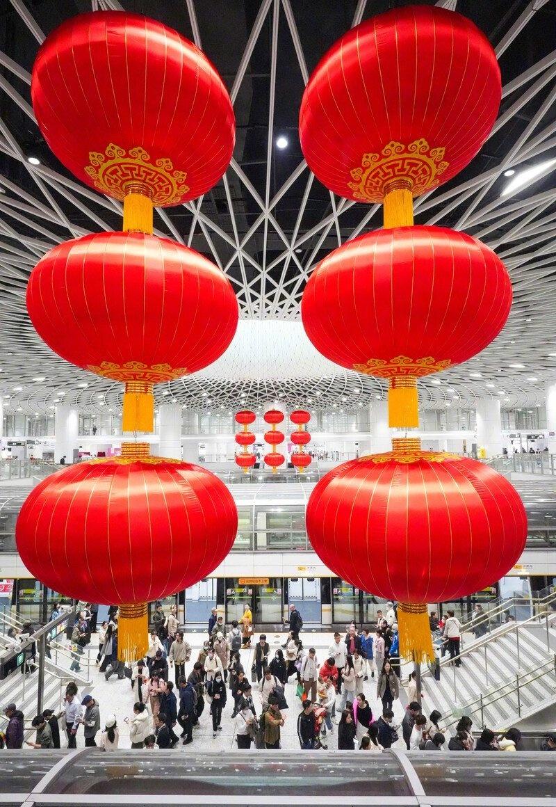 ​​新春将至，

深圳地铁“迎春接福”主题上新！




深圳地铁在岗厦北、大运