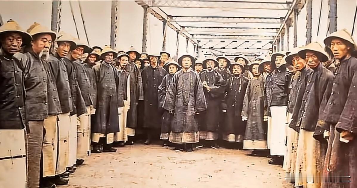 百年兰州铁桥历久弥坚！图一为1909年8月兰州黄河铁桥（后更名为“中山桥”）竣工