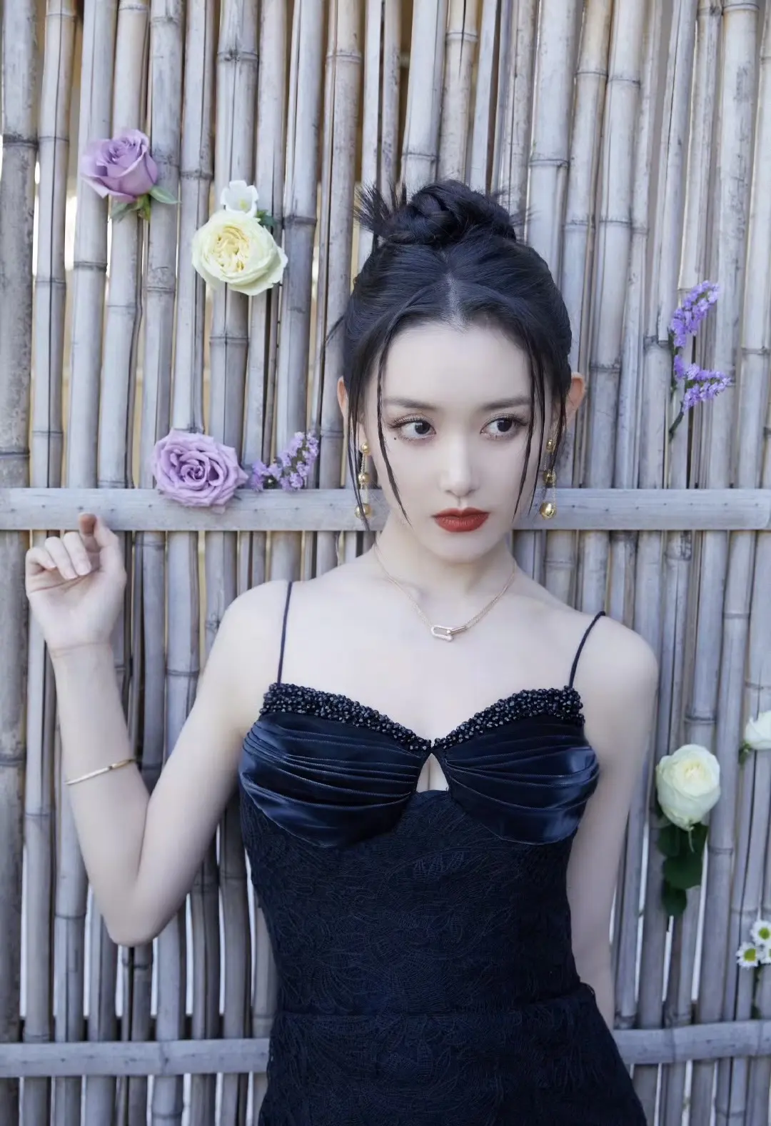 蒋依依。
