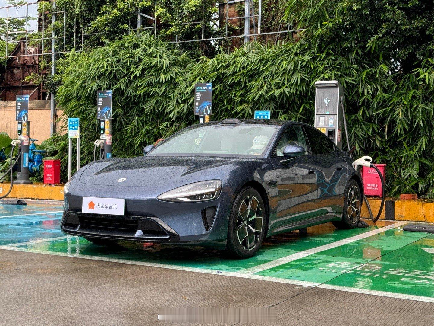 第三方超级液冷，限制400A电流上限的话，仅仅400V功率是真的上不去[顶]所以