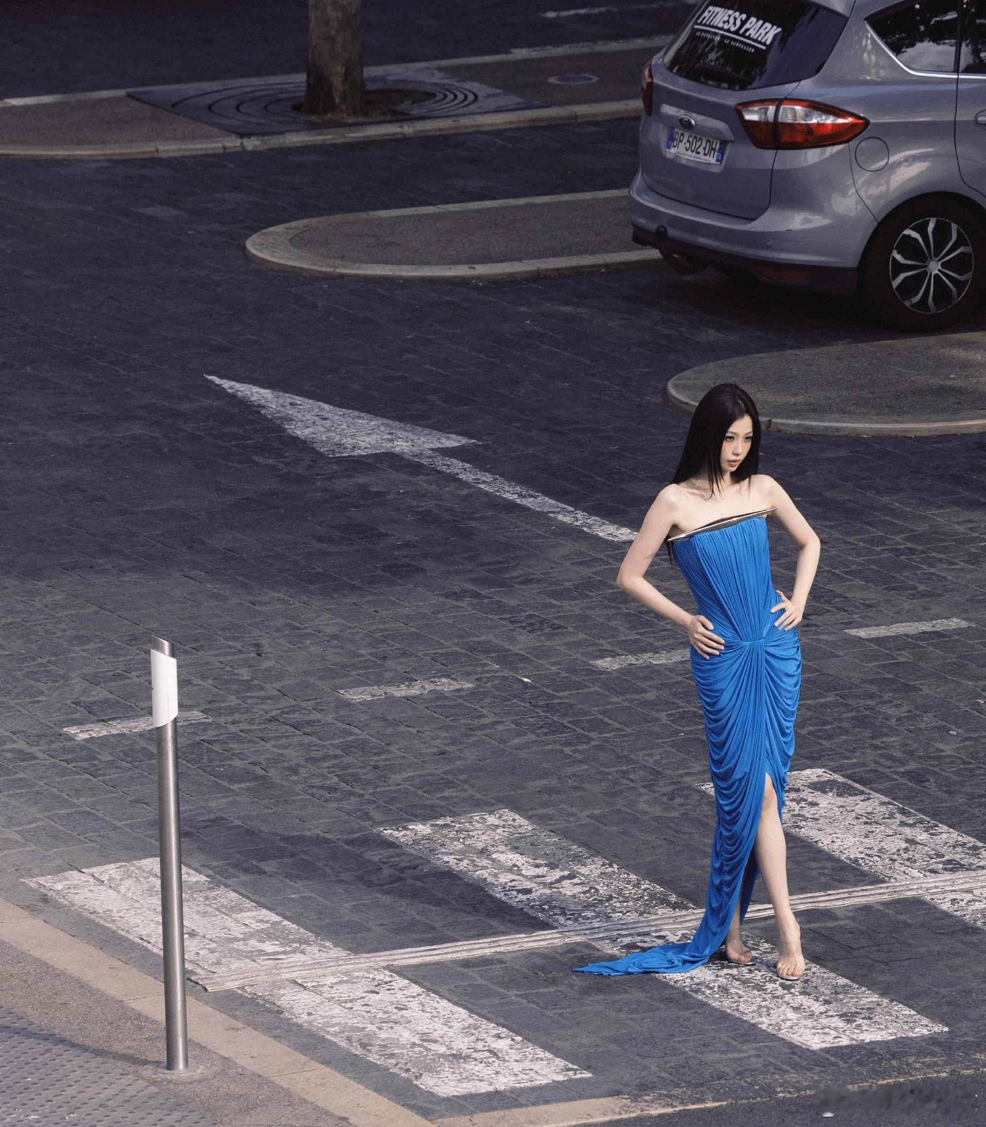 虞书欣 × WAIFF世界人工智能电影节哇哦，超美的书欣！今日受邀出席于戛纳举办