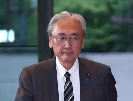 日本很难受

前脚日本多次喊话中国，希望能够缓和中日关系，甚至，日本驻巴西大使公