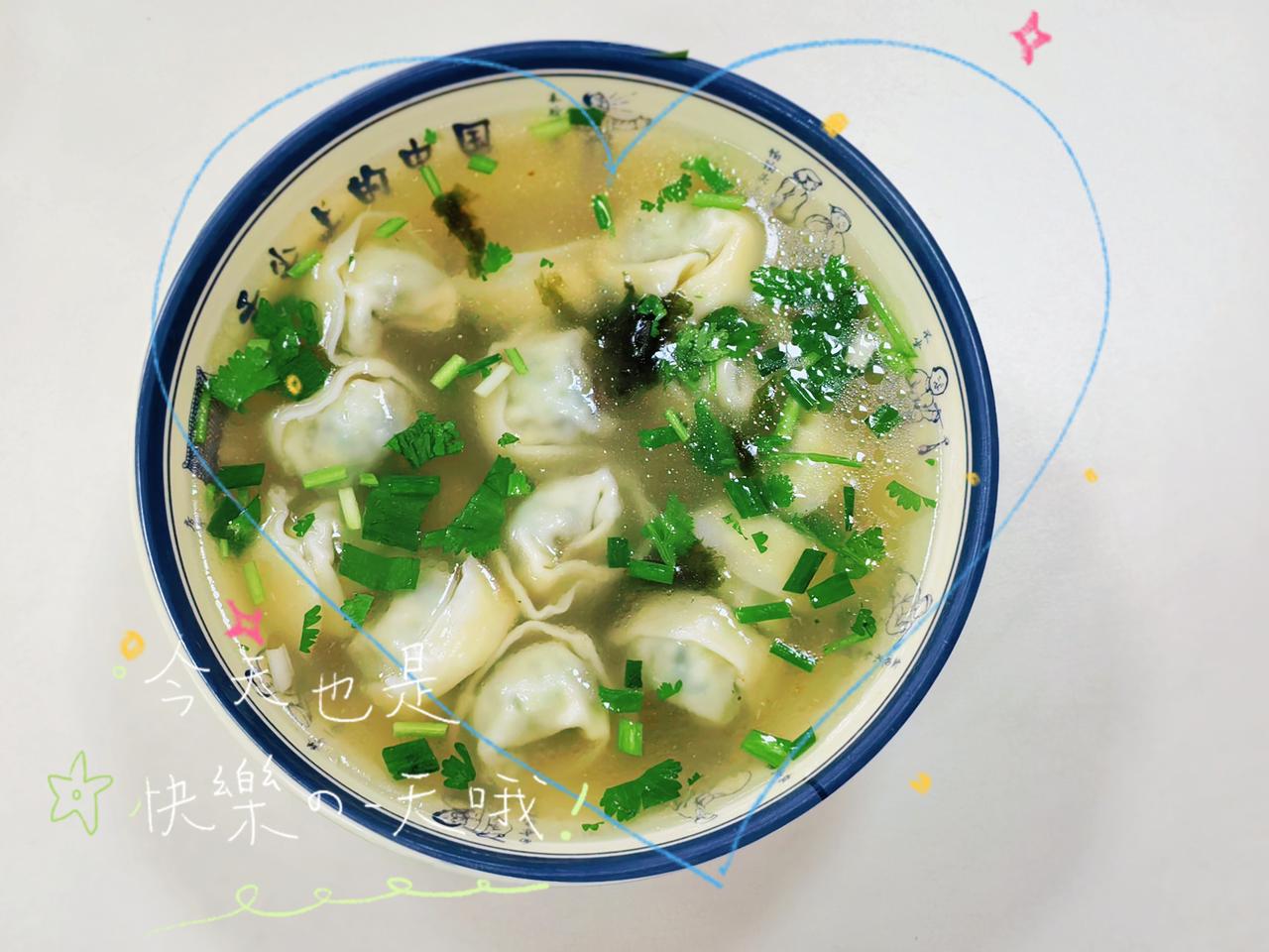 小腹三层，
🙃💋😘
非一日之馋。


今日三餐分享
