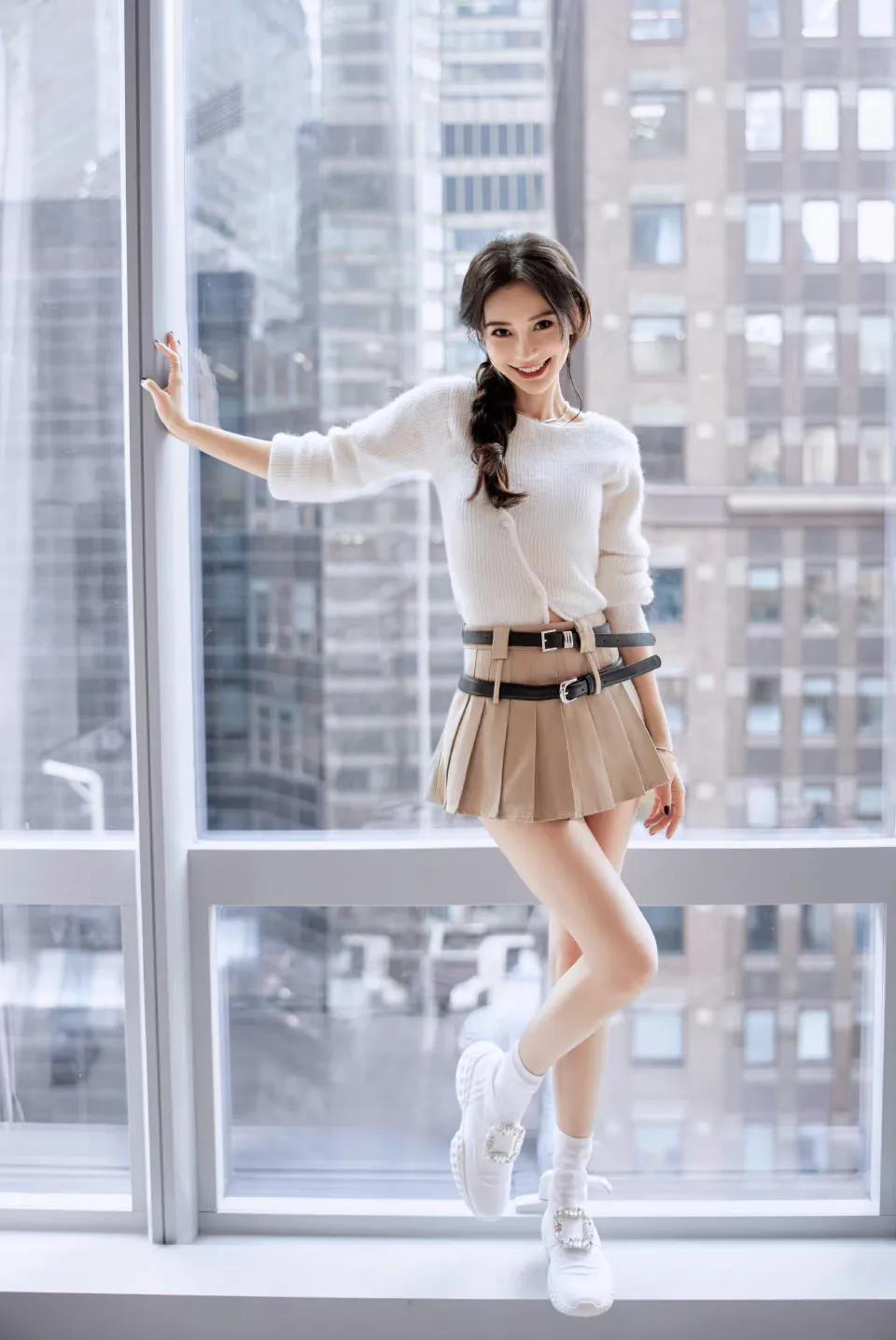 baby不愧是模特出身，什么款式的服装都可以驾驭。