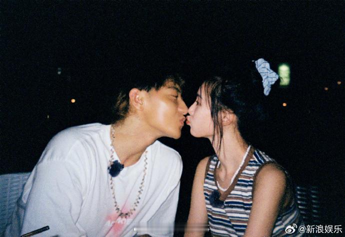 黄子韬徐艺洋方回应婚礼相关传闻 近日，网传黄子韬十月十六号婚礼嘉宾阵容、全程直播