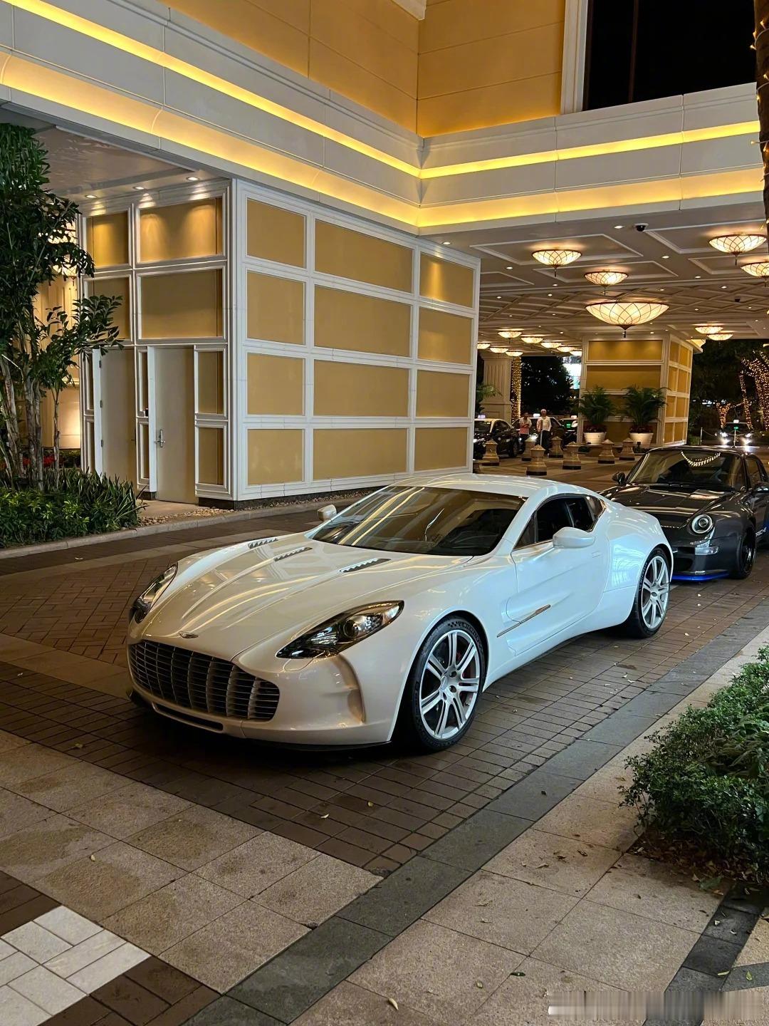 有的地方，就像动态车展