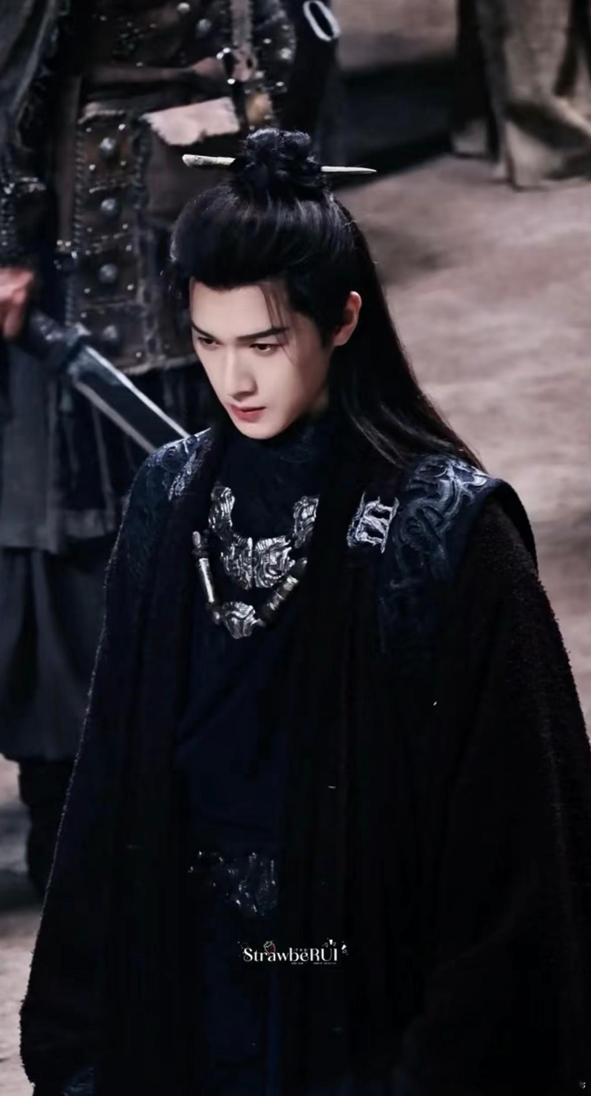 李昀锐打戏给到夯冰湖重生 我真的会被李昀锐的打戏帅到尖叫！他在雪地里和敌人缠斗那