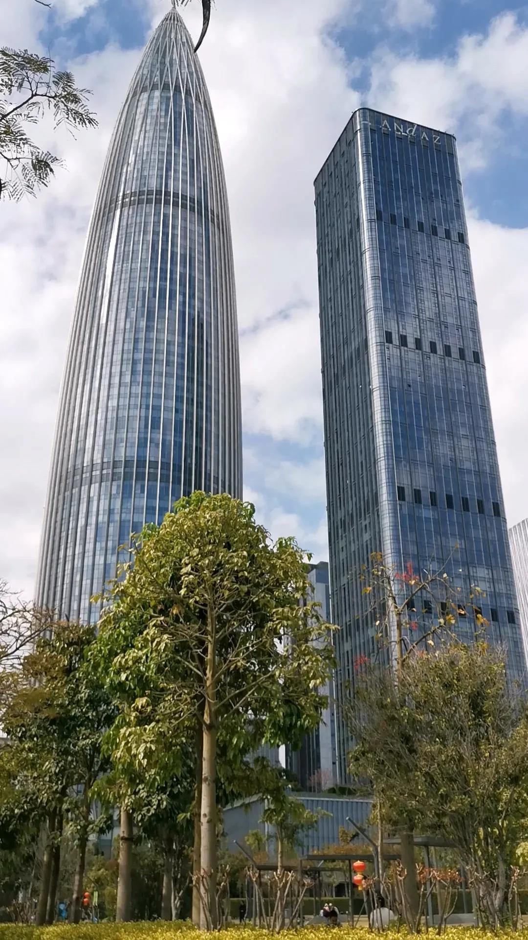 华润大厦，位于改革开放门户窗口的深圳南山区，是华润集团的全球总部大楼，大厦地上6