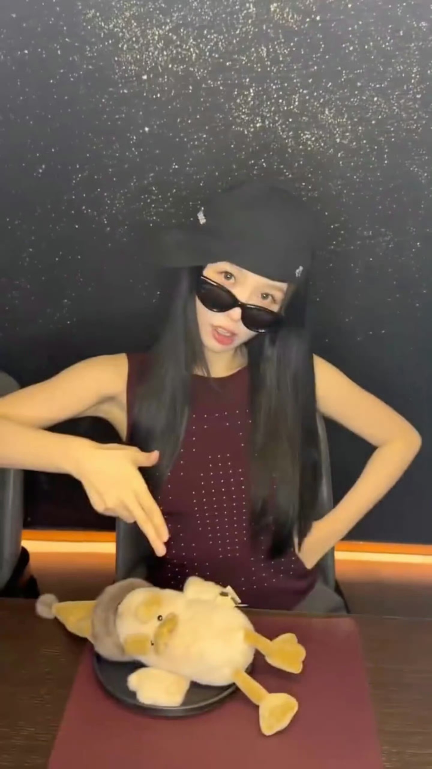 虞书欣晒小小欣想吃什么自己变，想见虞书欣怎么变，豆包豆包快教教我 