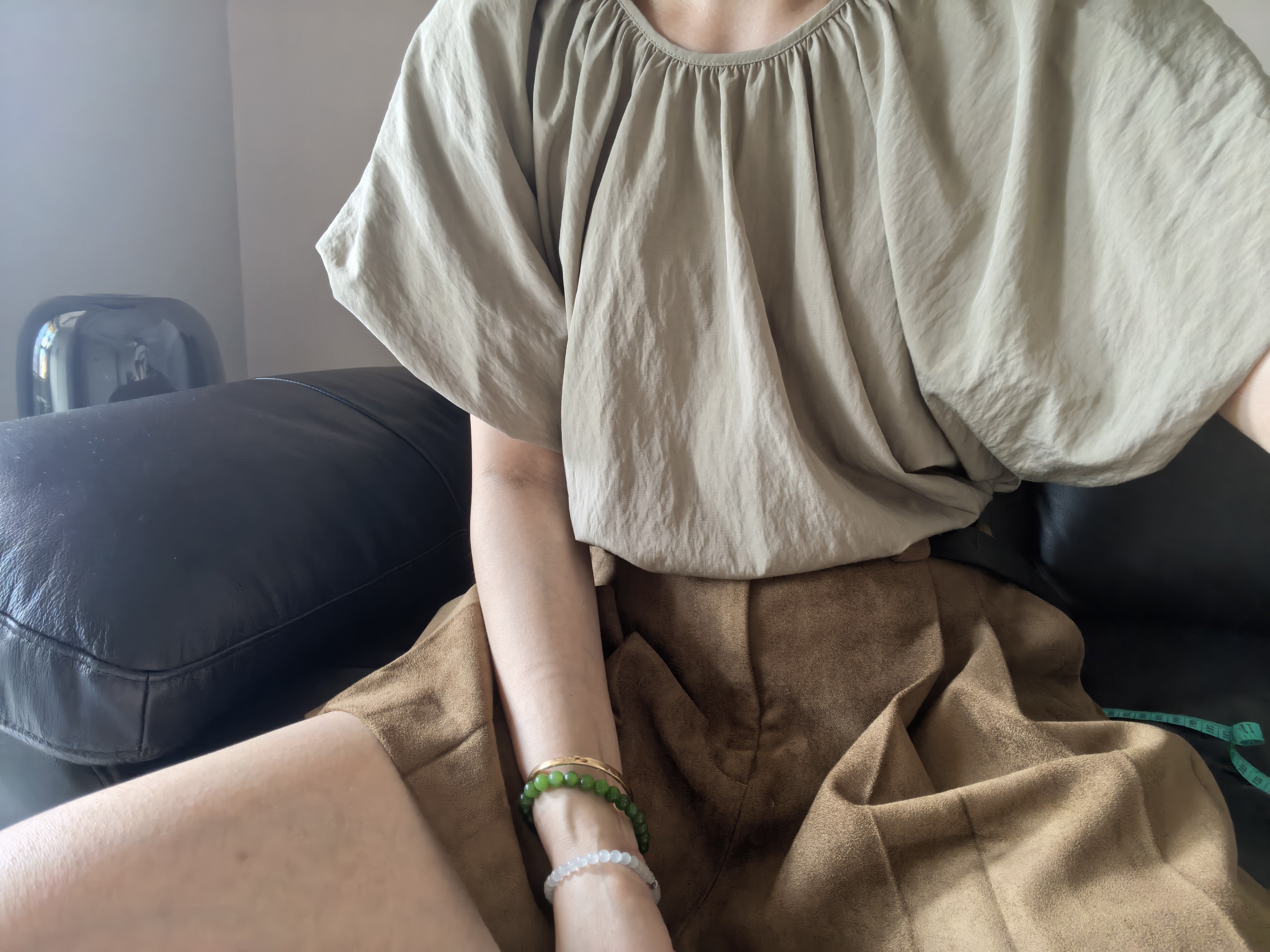 你的精神世界可以是去读书 去听歌 去看剧 看电影 看一切你想看的再不行可以自己写