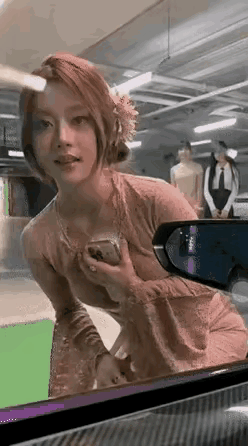 当你拥有豪车时，招呼自然来。