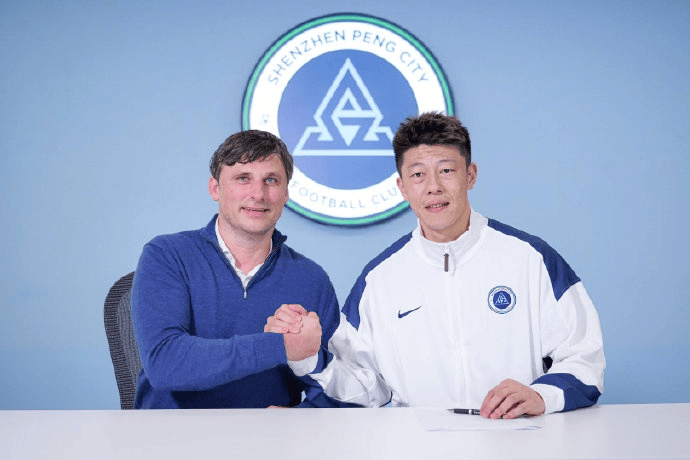 官方：深圳新鹏城和后卫球员于睿、姜至鹏续约