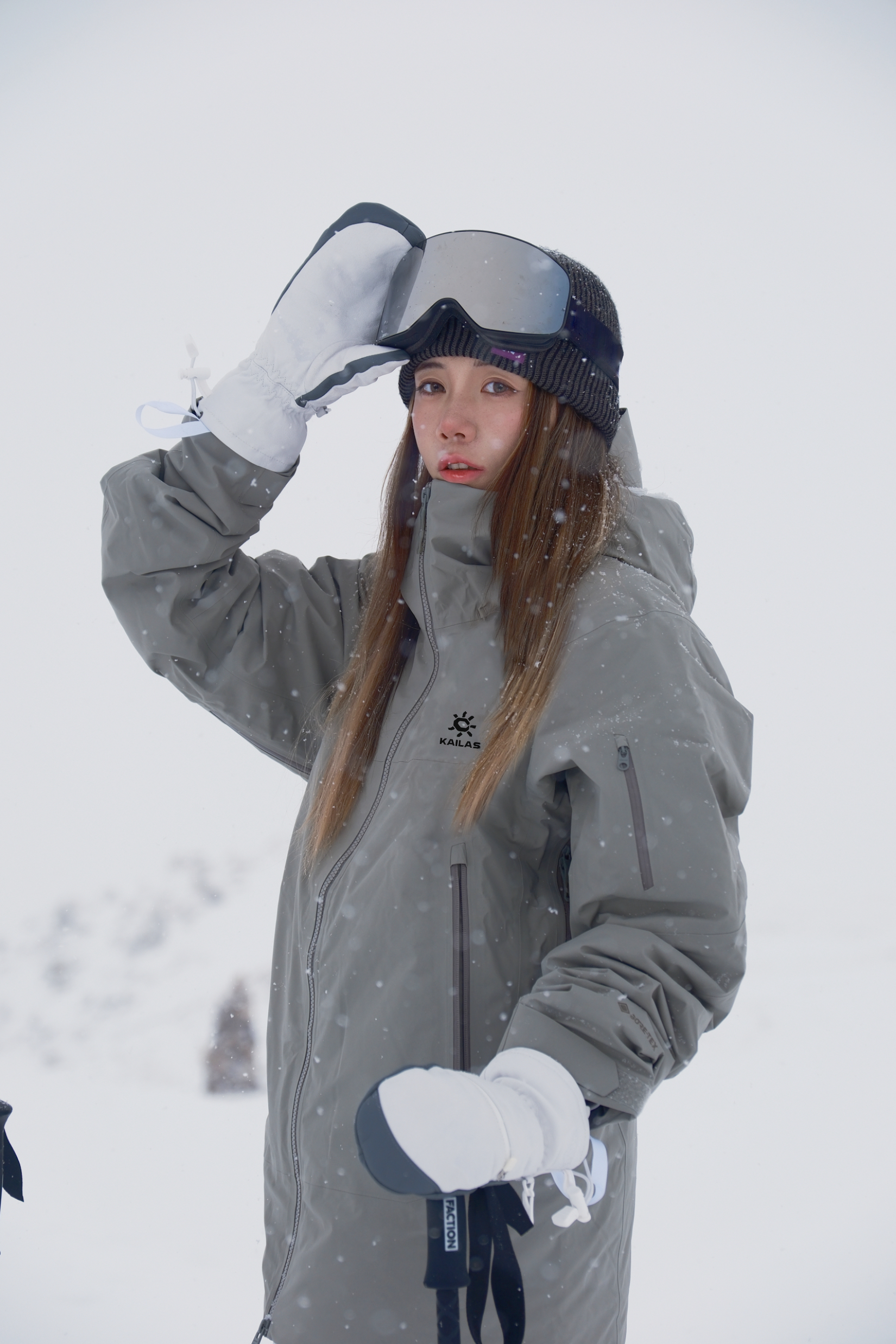 滑雪拍照指南 |拍出与众不同的氛围感雪地大片拍照tips[浪]雪服是重点干净配色