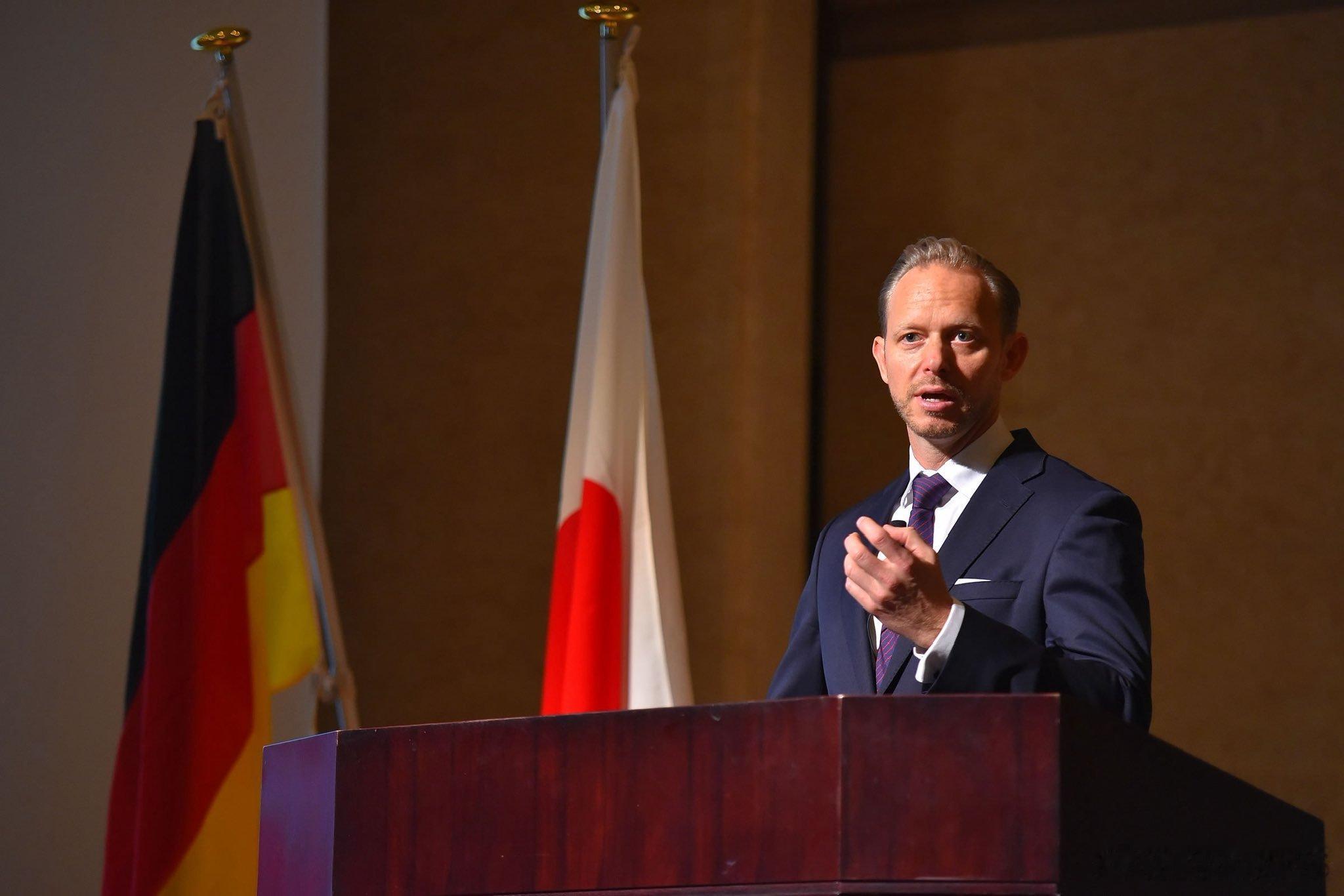 🚨魯文·卡斯帕將於1月7日正式上任。這位新任總經理將在新年假期後正式塞貝納大街