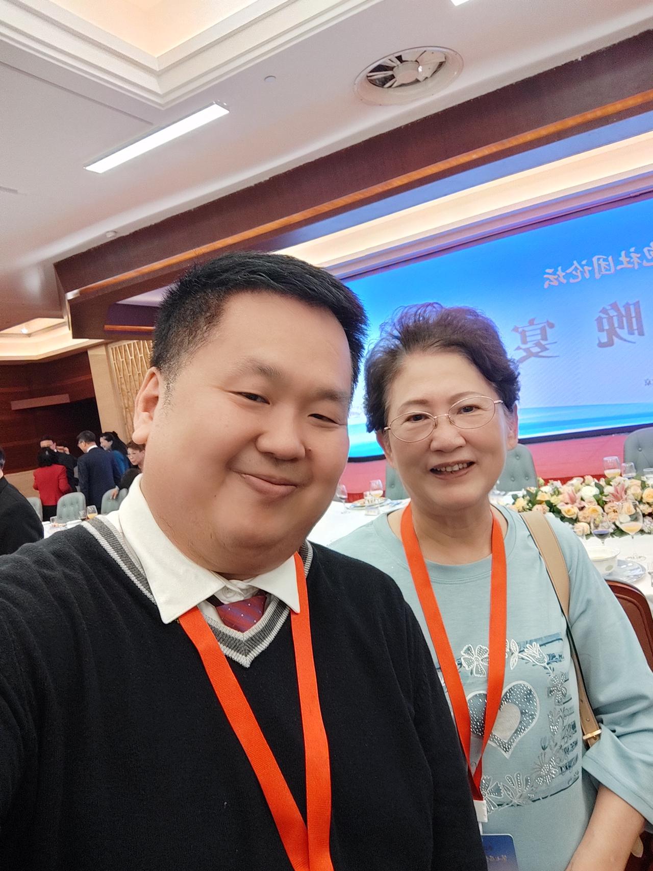 幸聚台胞论坛，新朋旧友相逢，暖意满心，情谊绵长