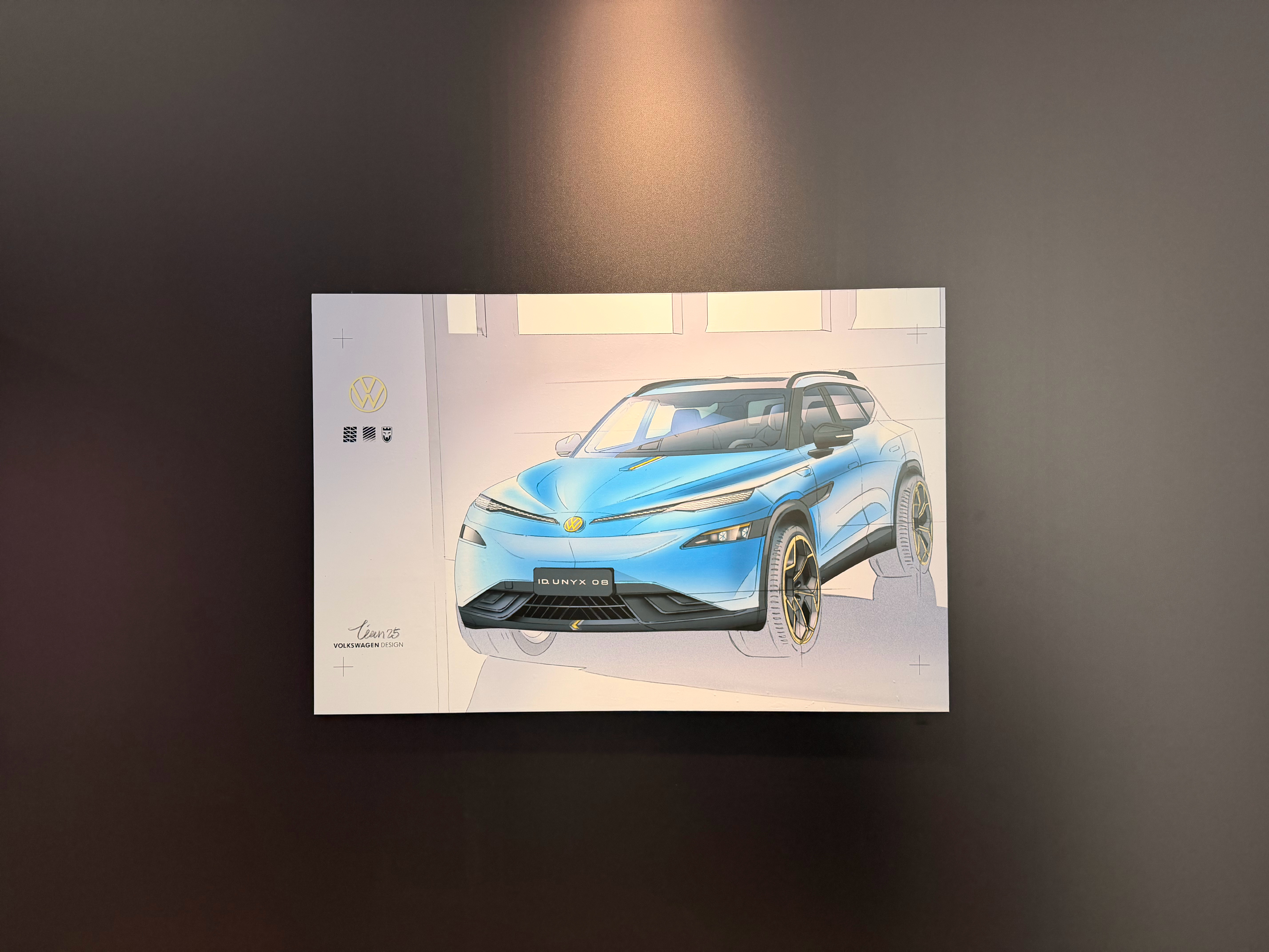 来试一个帅车，与众08这个比例真好 