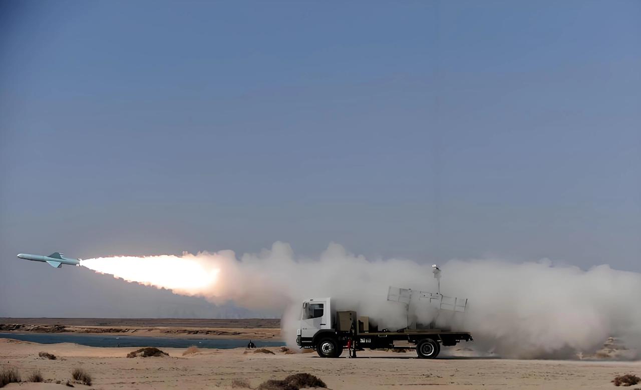 炸翻了！中东彻底失控！
美以无底线挑衅，伊朗直接掀桌子玩命，导弹洗地中东油气设施