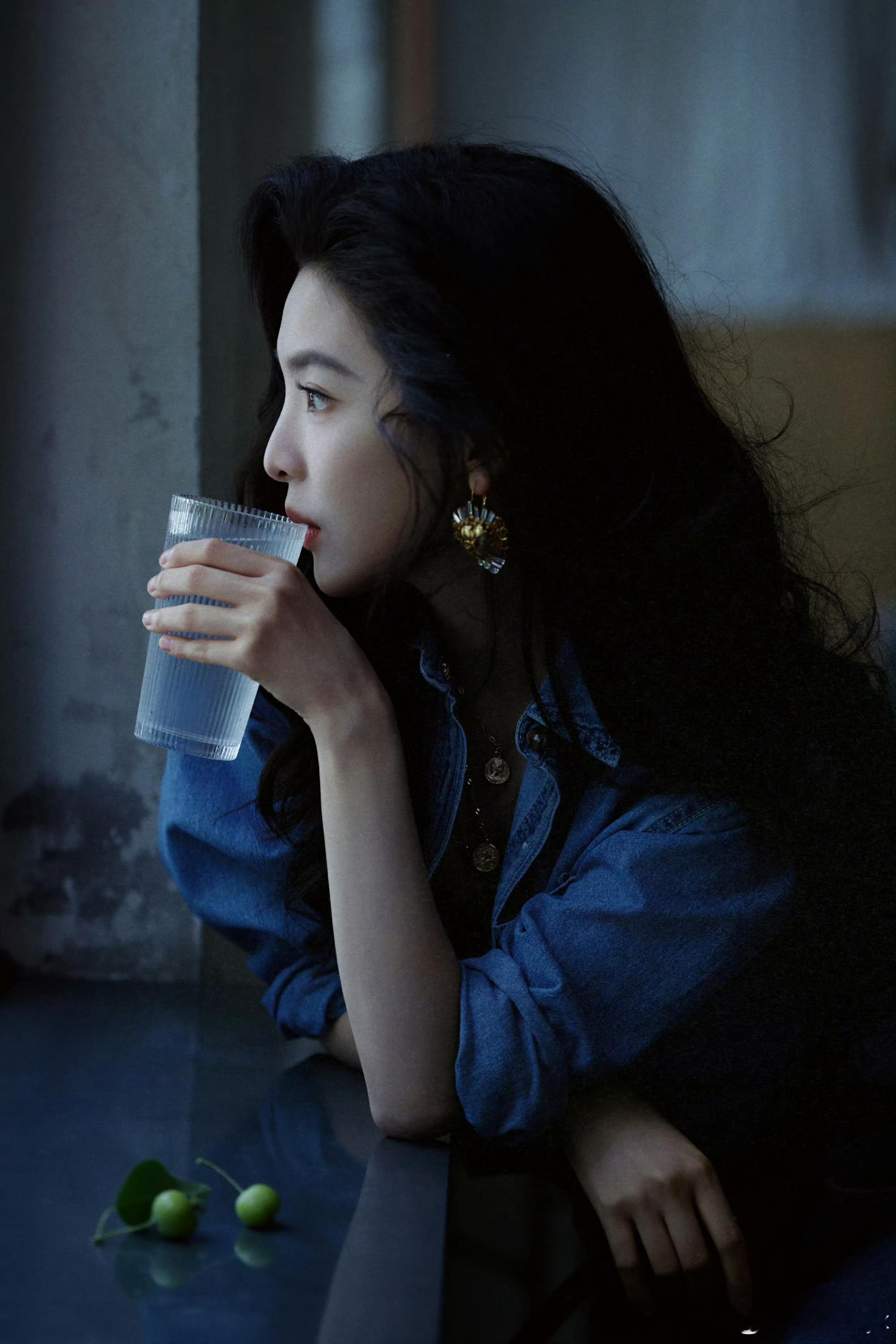 章若楠[超话]  zrn章若楠沈千盏 “漂亮的眼睛应该流幸福的眼泪” 𝑩𝒆?