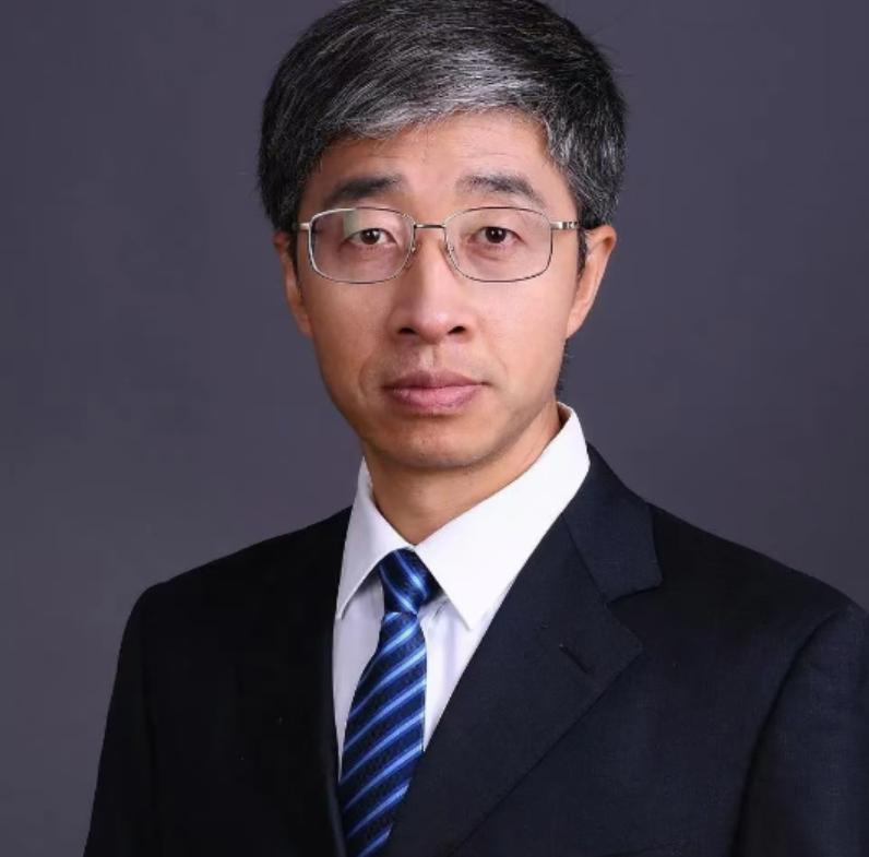 没想到一夜之间火了！北师大副教授陈志新，因为自己的课没有被教务处排上，但又不想浪