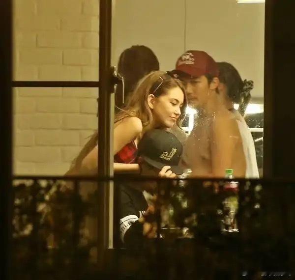 突然就理解周杰伦了，17岁的昆凌哪个男人能拒绝 