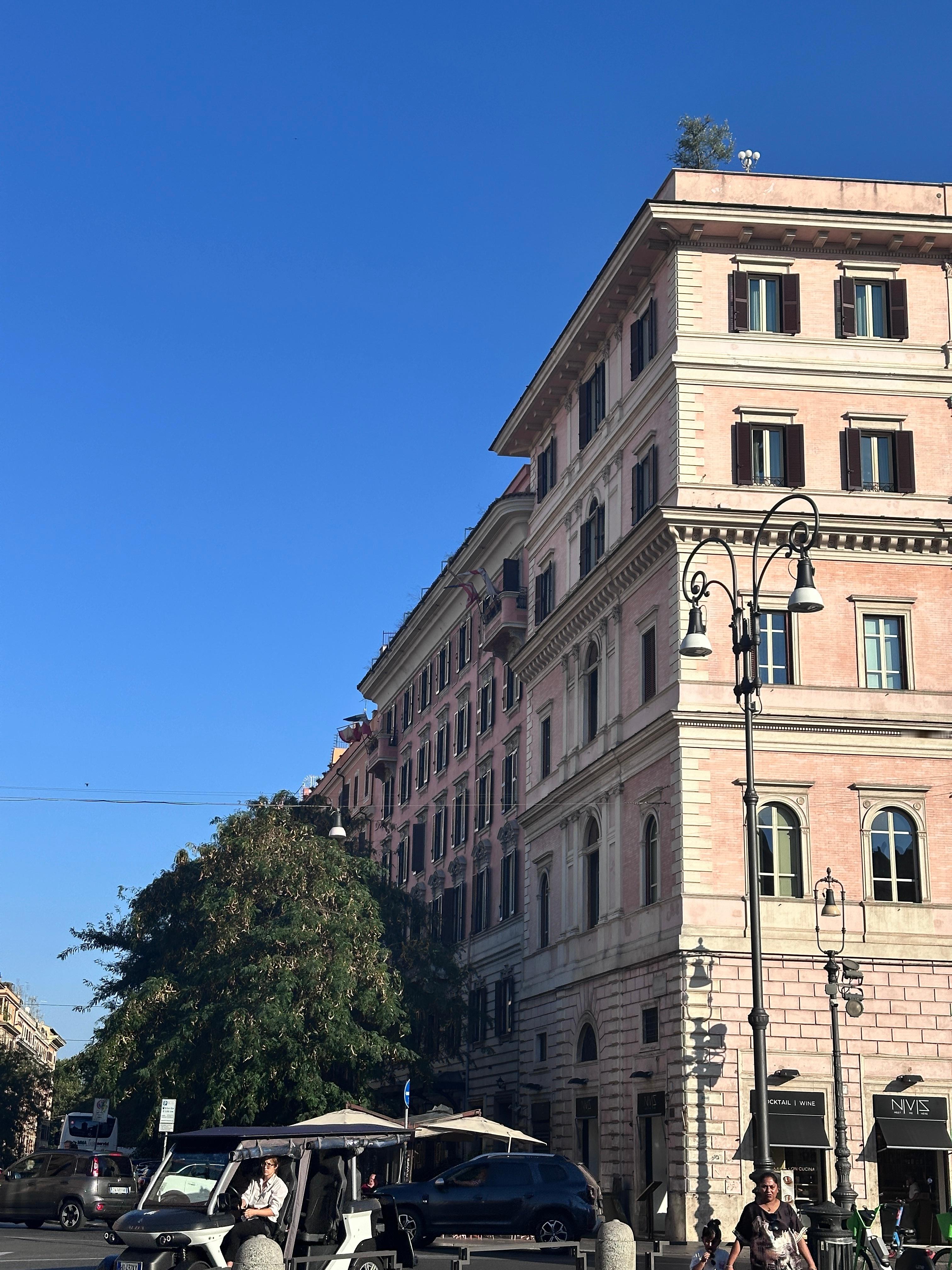 柳尹  柳尹 b.stage更新地点已打卡 罗马 piazza santa ma