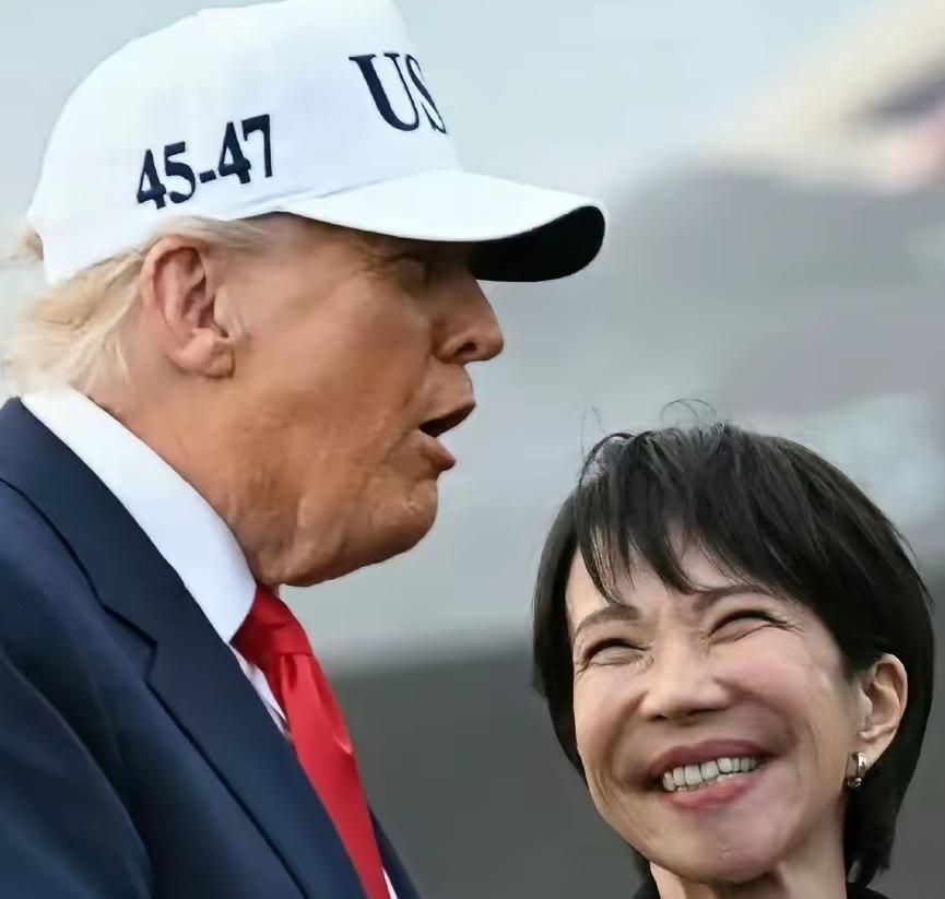 高市早苗此番挑衅，背后是有人撑腰的，此人戴着个白帽子。
这意味着高市早苗，并非独