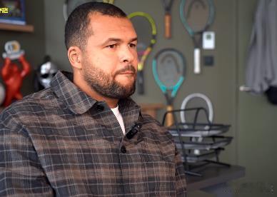 前大满贯亚军法国退役名将特松加认为：辛纳和阿尔卡拉斯正受益于一个较弱的时代。“我