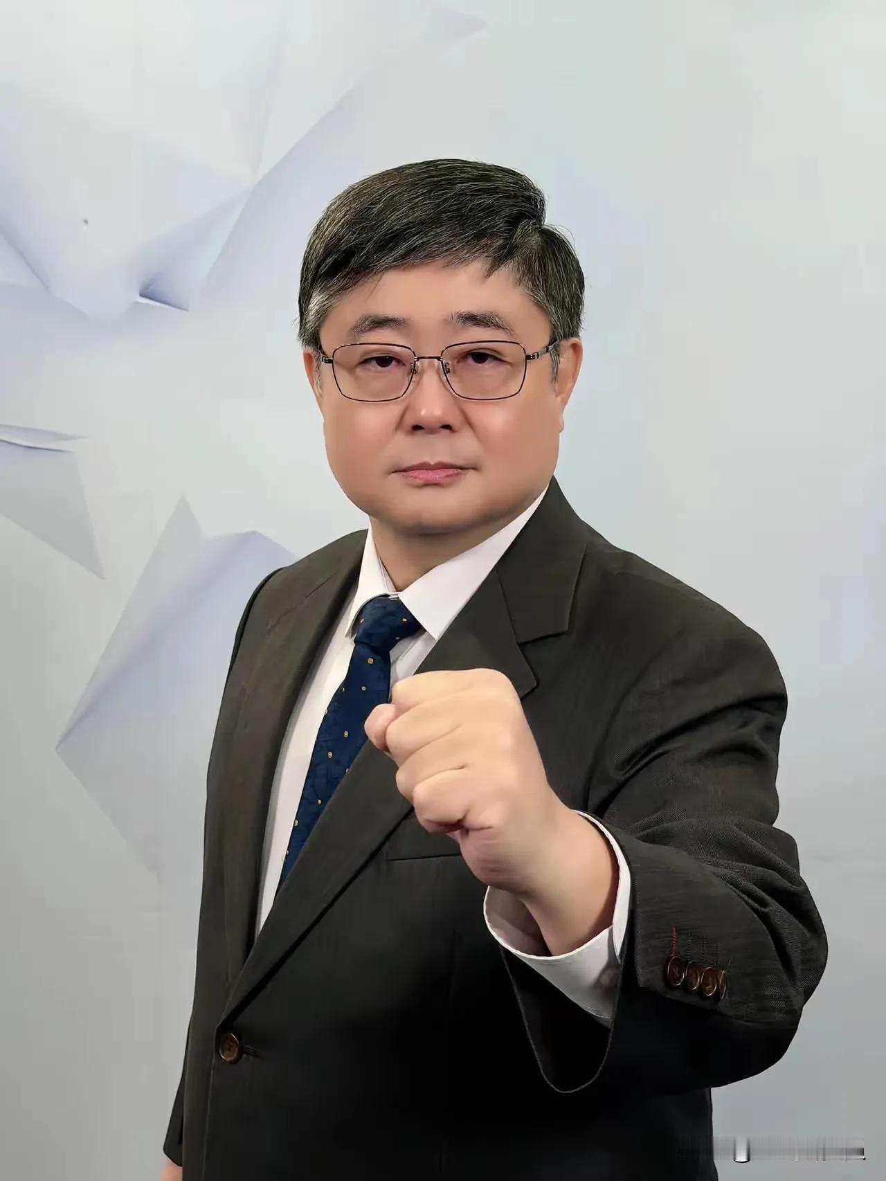 小舰长发推反击了！对民进党扣除退休金一事，小舰长表示自己是“求锤得锤”，早就做好