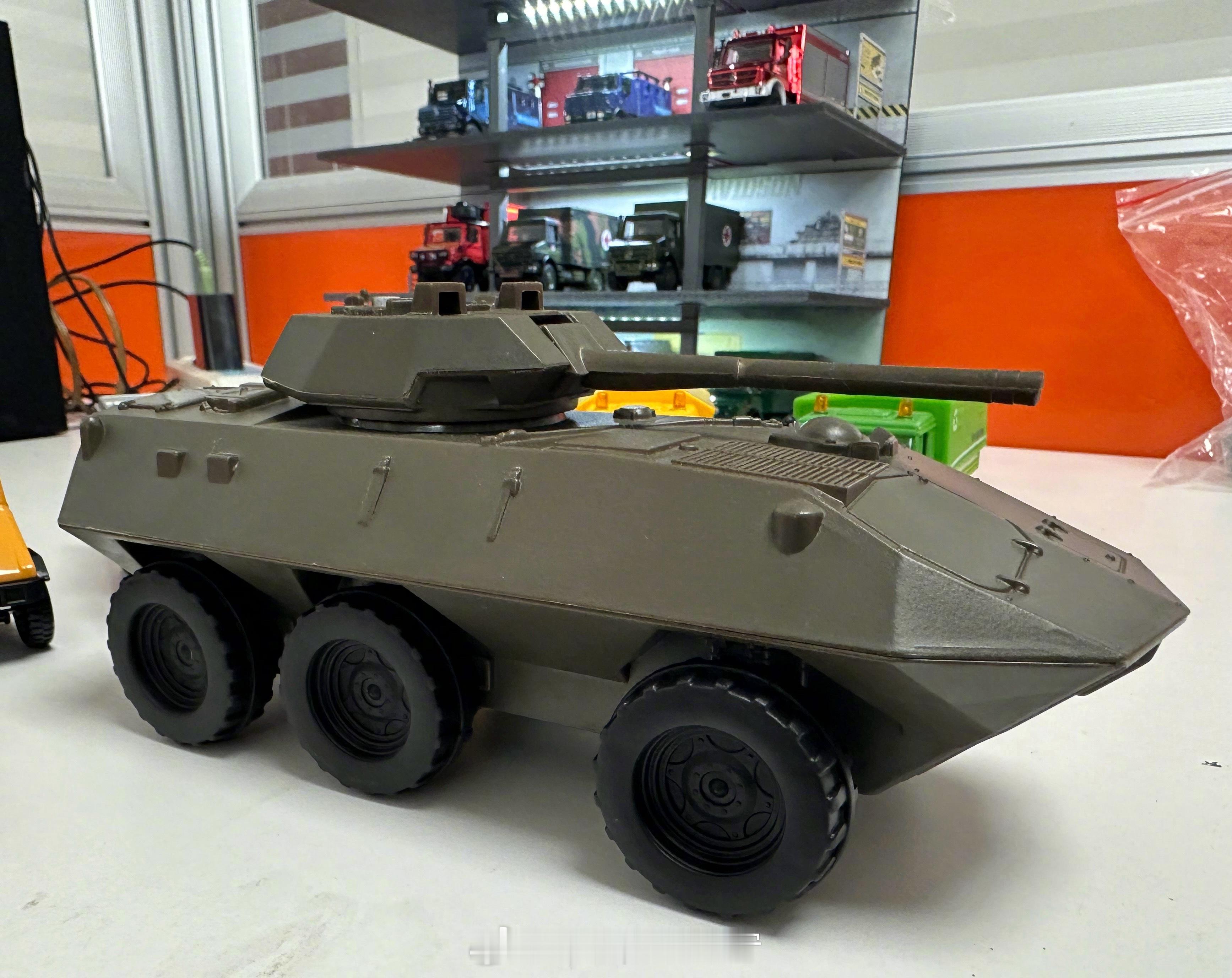 军事Ai新视野 用谷歌Gemini 的Nano Banana制作的爆杂示图。还算