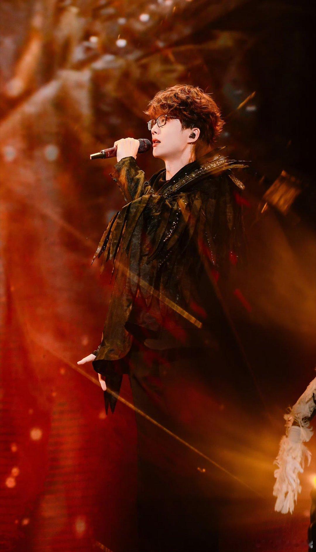 许嵩citywalk以前叫溜大街 许嵩说现在的citywalk，以前叫溜大街[允