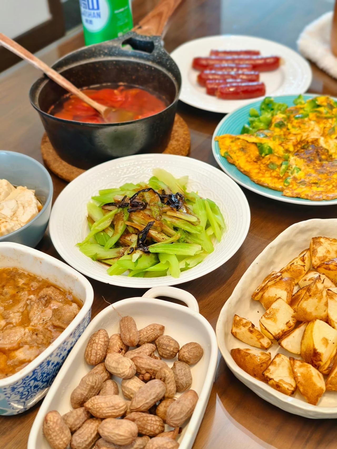 经常炒菜的人一定要知道：

1．蚝油——熟了最后放
2．料酒——锅内温度最高时放