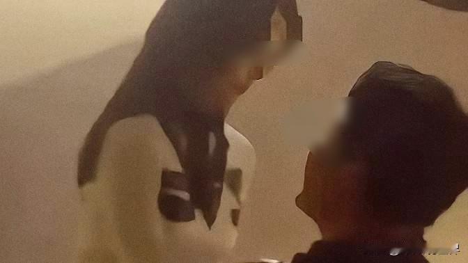 贵州，男子迷恋卖淫女，两天嫖了她两次，结果万万没想到，这事被卖淫女的邻居知道了。