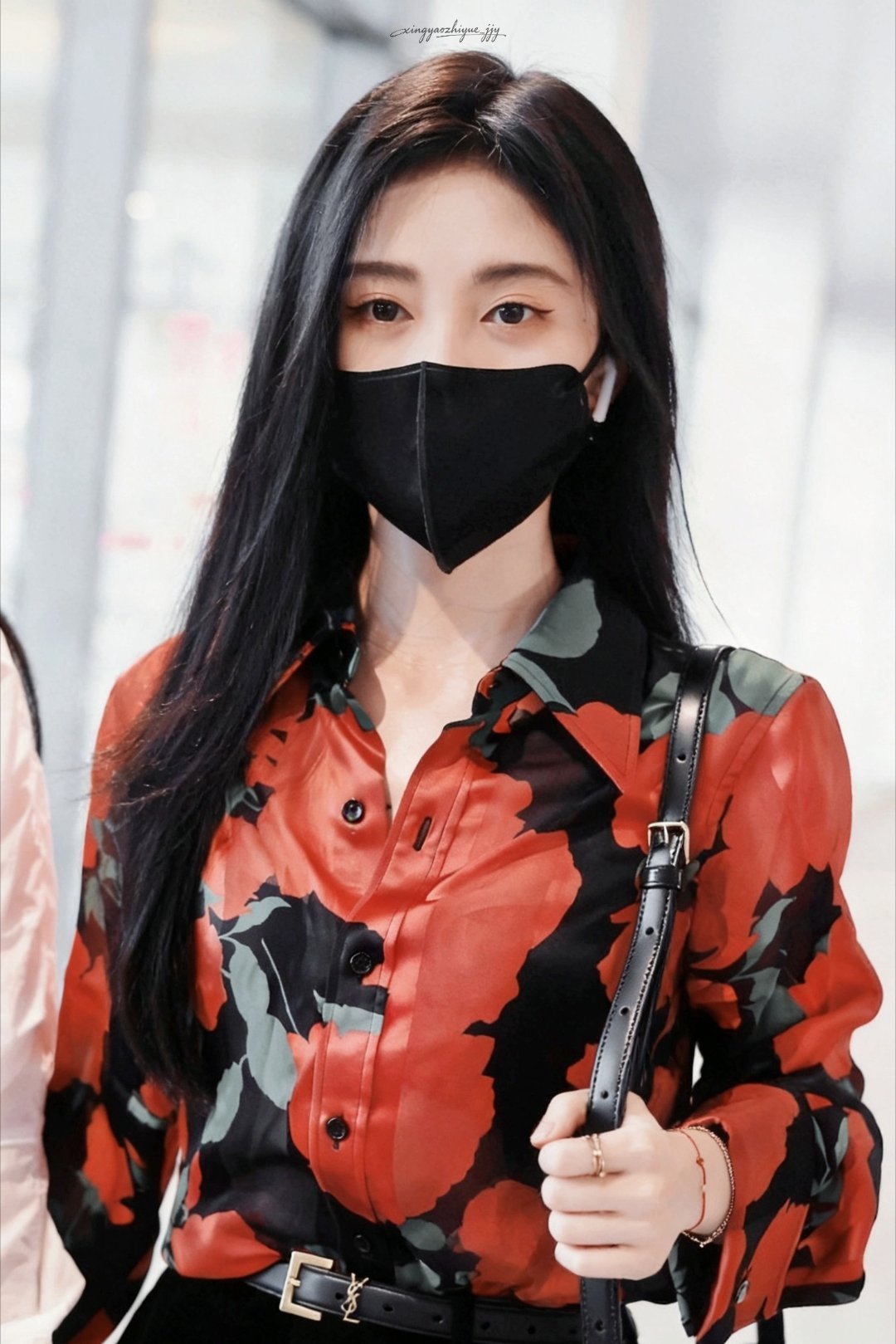 jjy鞠婧祎露芜衣jjy鞠婧祎月鳞绮纪“人间山高水远 心中有玫瑰 心中有桔梗 爱
