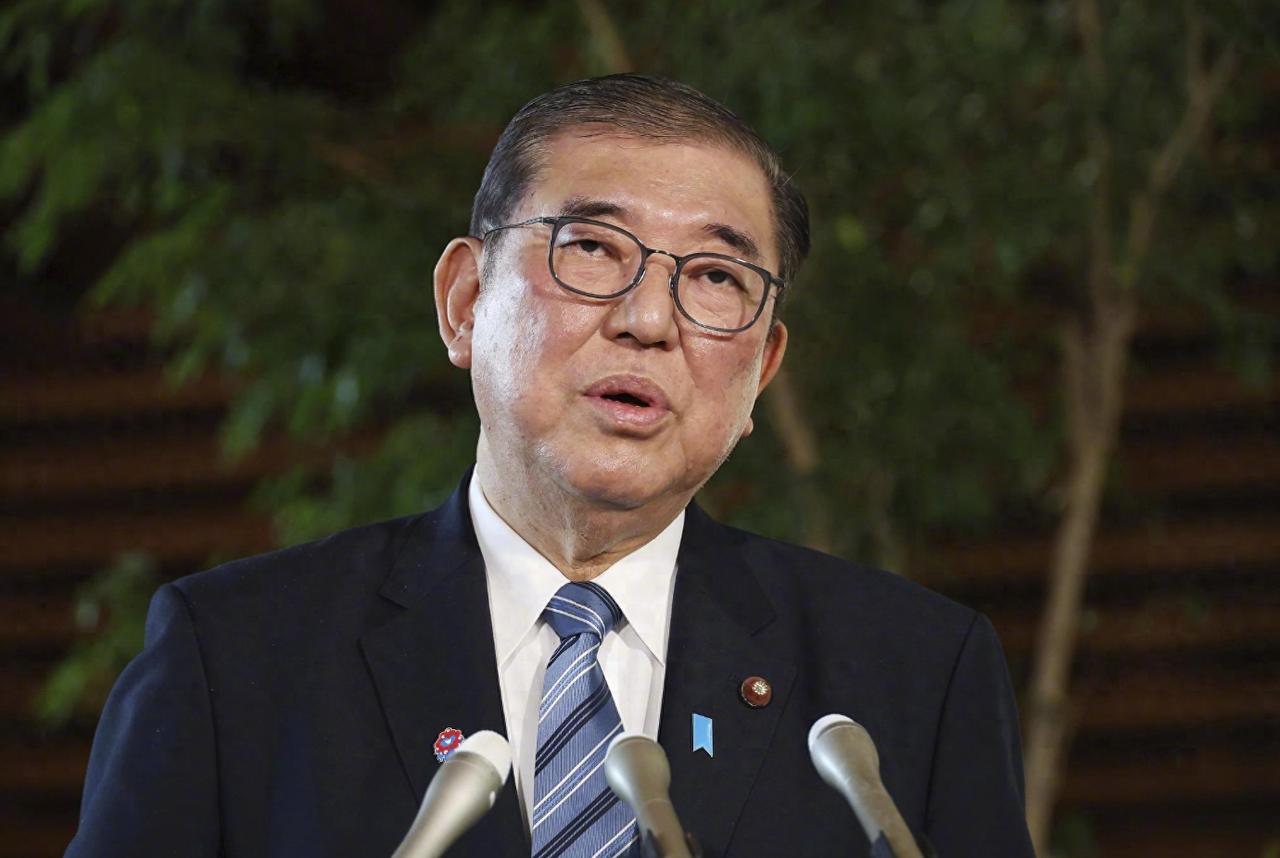 内斗升级，石破茂再度告诫高市早苗：日本不能“盲目跟着美国跑”！

4月下旬，日本