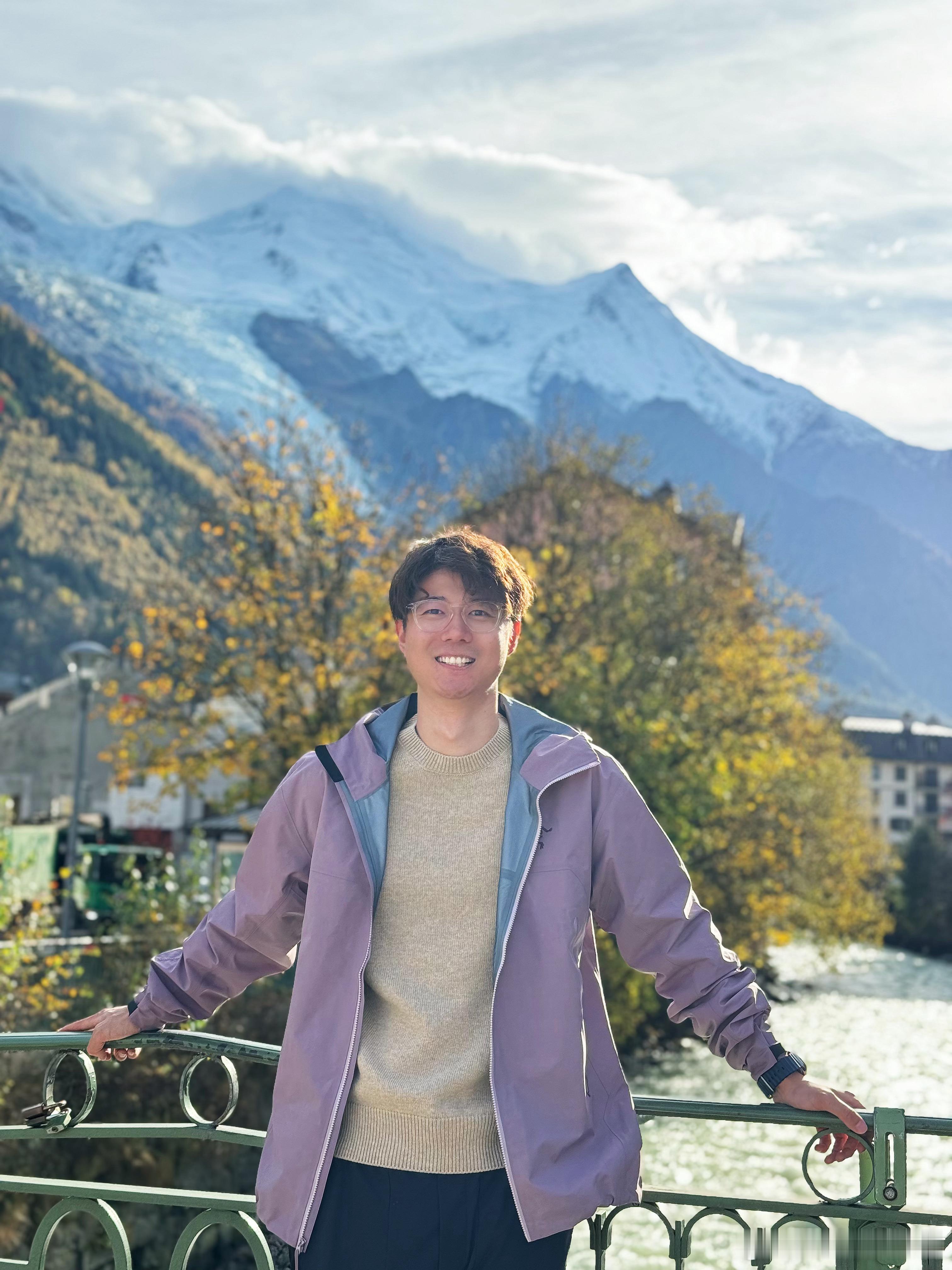 和欧塞尔一起远征里昂，来到了阿尔卑斯山主峰勃朗峰脚下，与神圣的卡瓦格博比起来，这