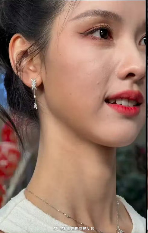 鞠婧祎 陈都灵怼脸生图，两个姐姐的颜值都好抗打鞠婧祎生图