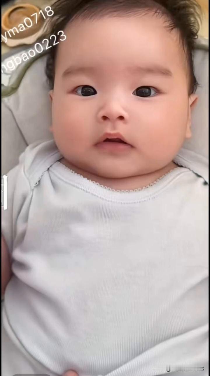 筱梅：心情不好就看汪宝。
我老公心情不好，他也看汪宝。他那天出门一天了，也遇到一