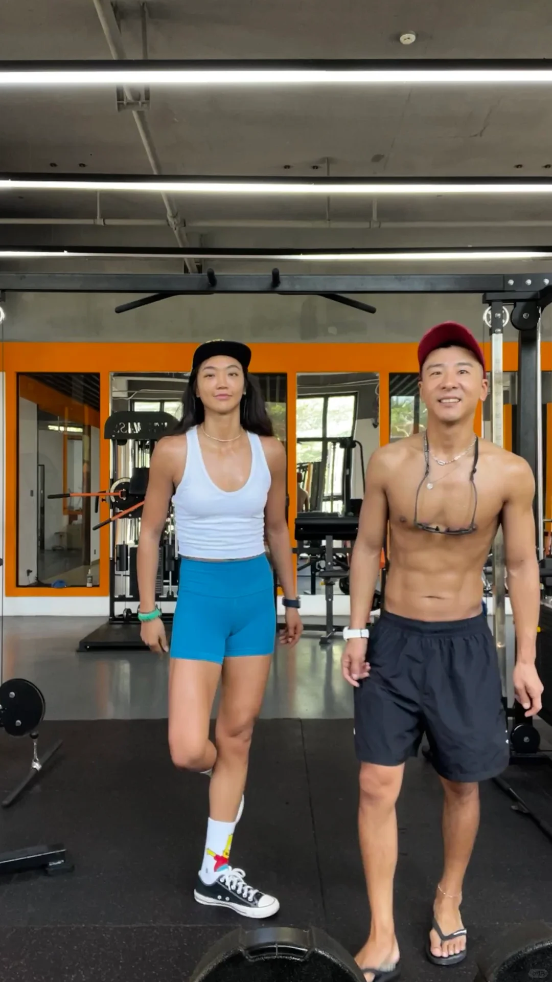 跟着CF女孩一起锻炼