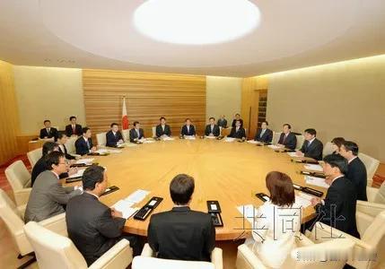 突发！日本时事社报道说本月18日要召集特别国会进行首相指名选举。这选举就跟走马灯