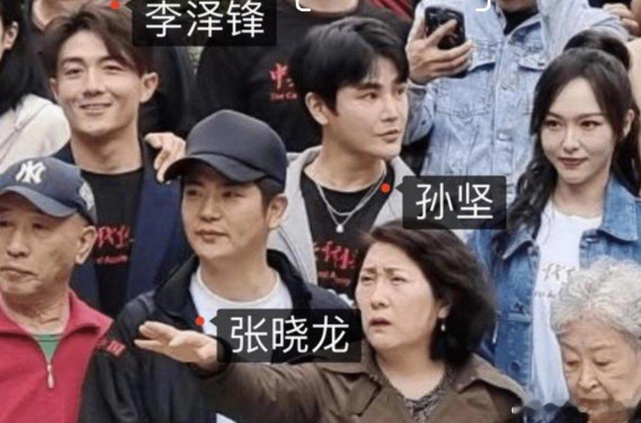 《主角》这剧，满满“陕西演员团建”感。张嘉益、窦骁自带西北韵味，李泽锋出场，其演